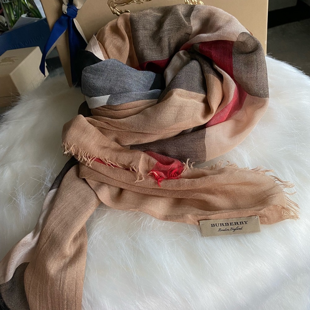 Burberry scarf
